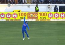 Watch: Manish Pandey takes a one-hand blinder to dismiss David Warner in 2nd ODI vs Australia Manish Pandey takes catch