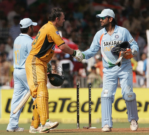 adam gilchrist and ms dhoni
