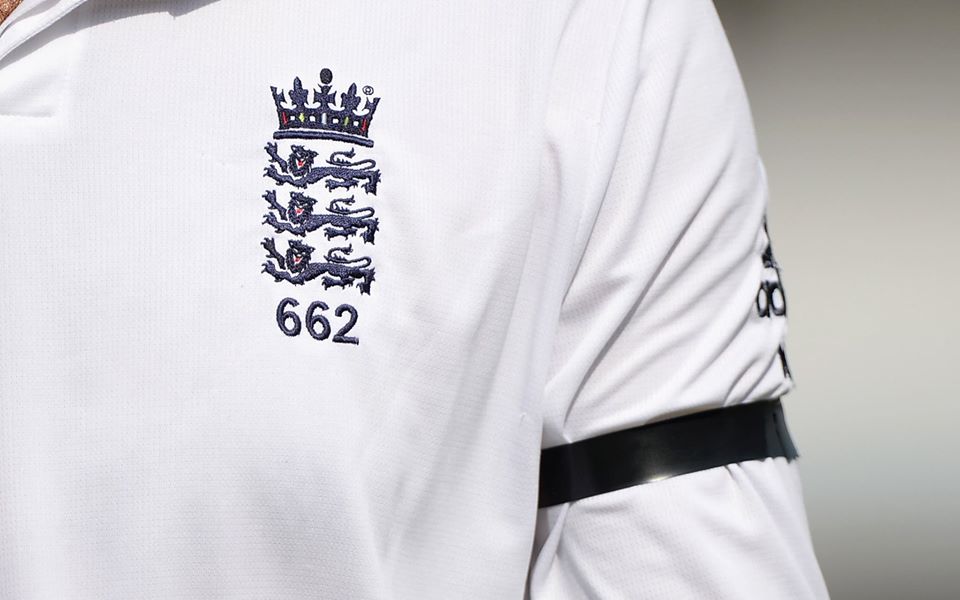 England test team wearing armband, England team armband