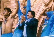 VVS Laxman making tribute to Sourav Ganguly on Twitter sourav ganguy t shirt lords